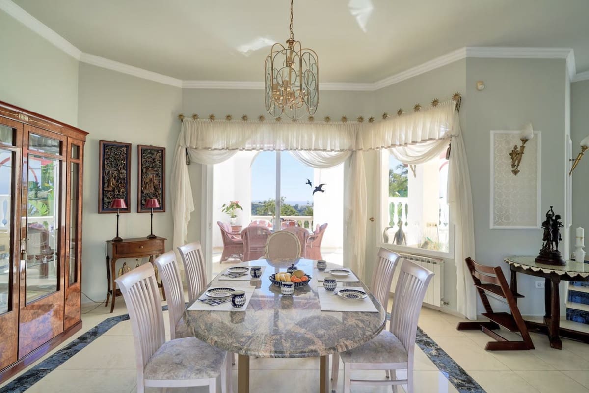 7 sypialnia Willa na sprzedaż w Marbella z garażem - 2 285 000 € (Ref: 9144672)