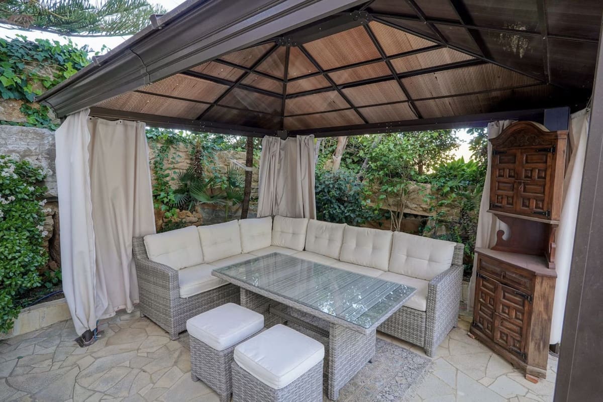 7 sypialnia Willa na sprzedaż w Marbella z garażem - 2 285 000 € (Ref: 9144672)