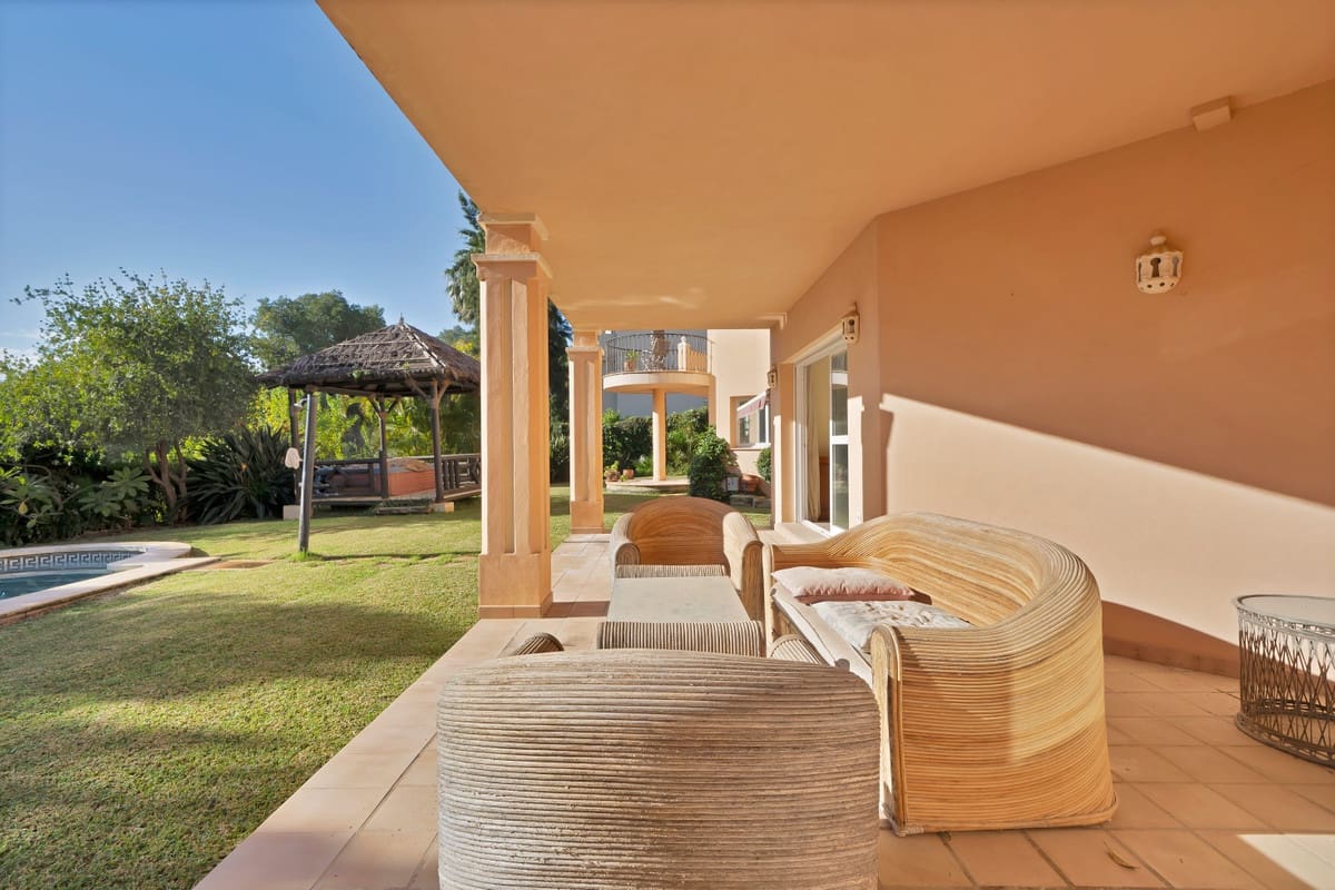 4 bedroom Villa for sale in Marbella - € 1,395,000 (Ref: 9144674)