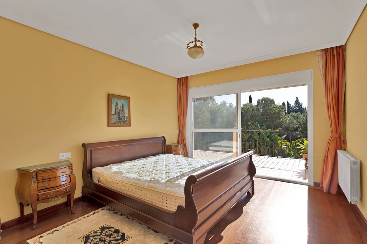 4 bedroom Villa for sale in Marbella - € 1,395,000 (Ref: 9144674)