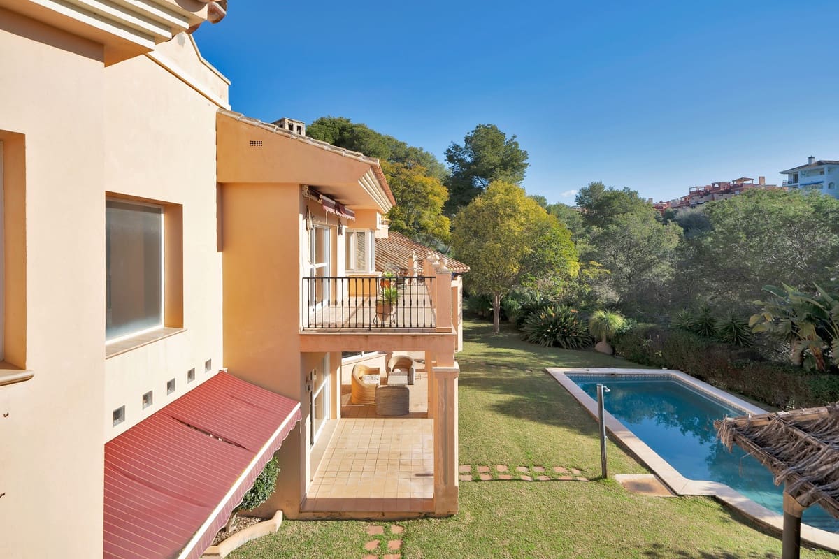 4 bedroom Villa for sale in Marbella - € 1,395,000 (Ref: 9144674)