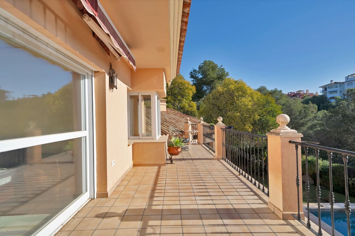 4 bedroom Villa for sale in Marbella - € 1,395,000 (Ref: 9144674)