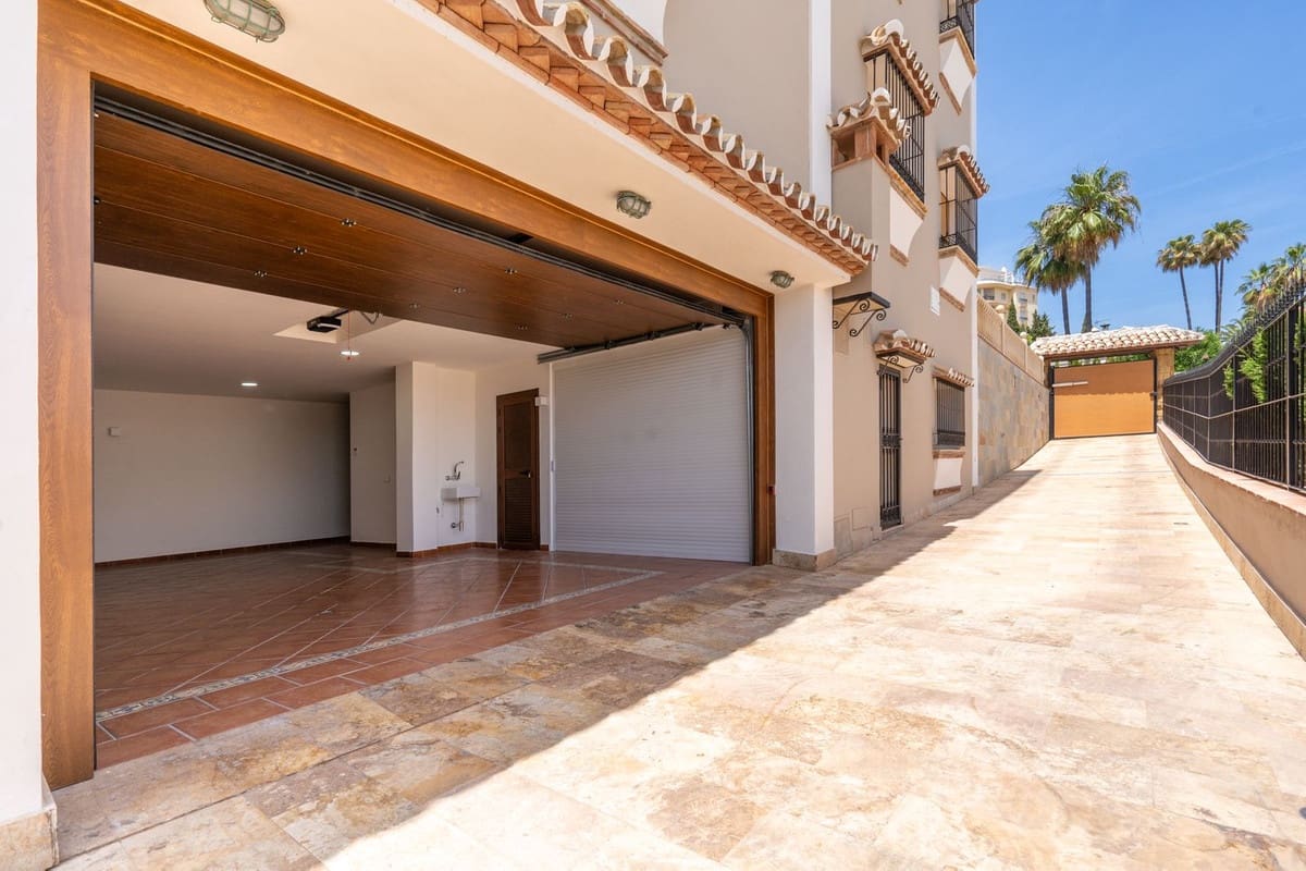5 soverom Villa til salgs i La Cala de Mijas med garasje - € 3 650 000 (Ref: 9144997)