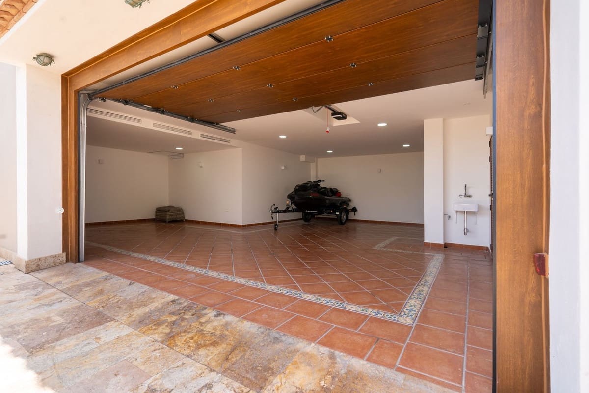 5 soverom Villa til salgs i La Cala de Mijas med garasje - € 3 650 000 (Ref: 9144997)