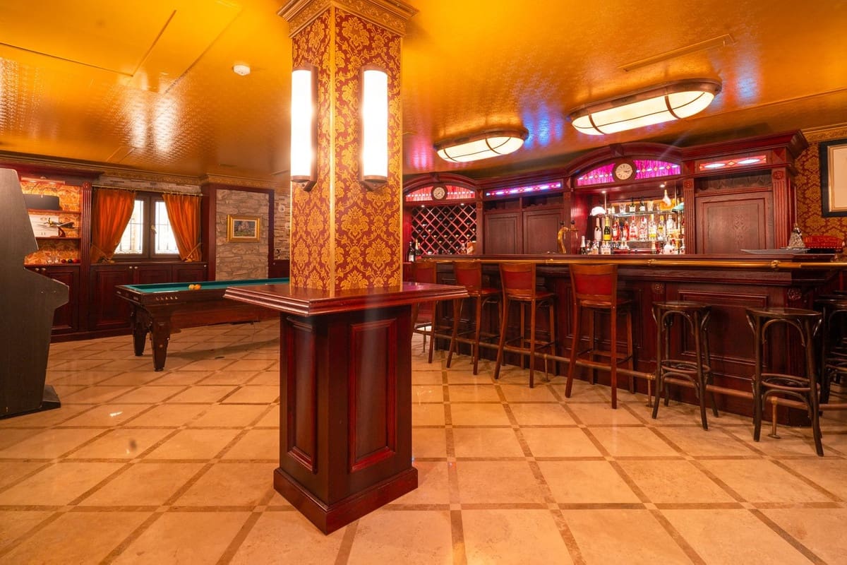 5 bedroom Villa for sale in La Cala de Mijas with garage - € 3,650,000 (Ref: 9144997)