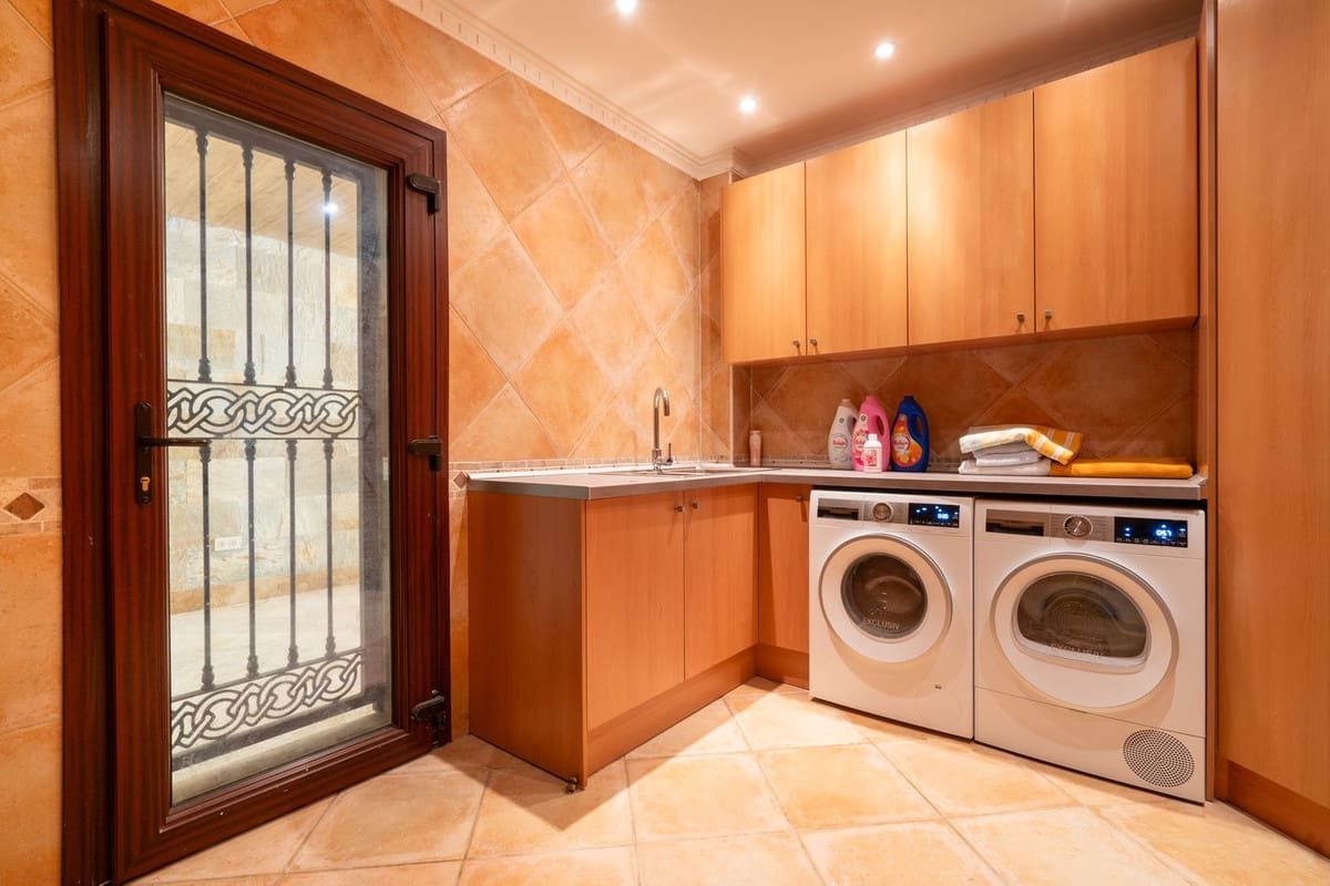 5 sypialnia Willa na sprzedaż w La Cala de Mijas z garażem - 3 650 000 € (Ref: 9144997)