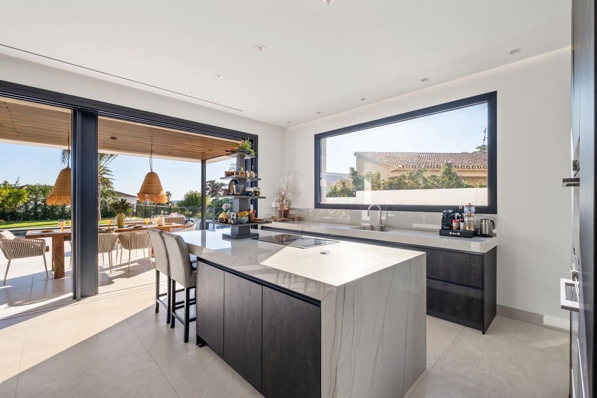 4 sypialnia Willa na sprzedaż w Marbesa z garażem - 3 499 000 € (Ref: 9144998)