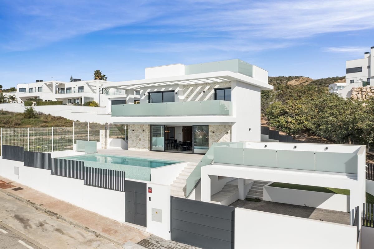 6 makuuhuone Huvila myytävänä paikassa La Cala de Mijas - 2 650 000 € (Ref: 9145002)