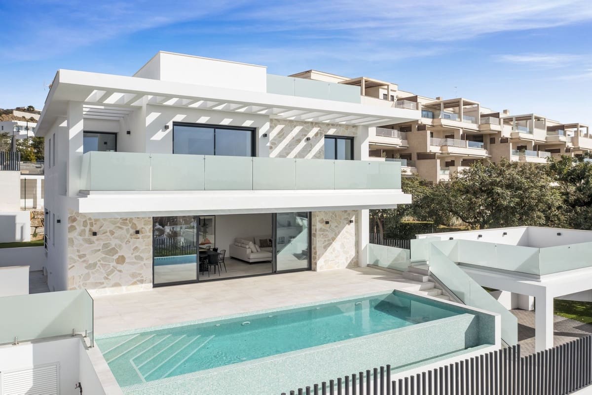 6 makuuhuone Huvila myytävänä paikassa La Cala de Mijas - 2 650 000 € (Ref: 9145002)