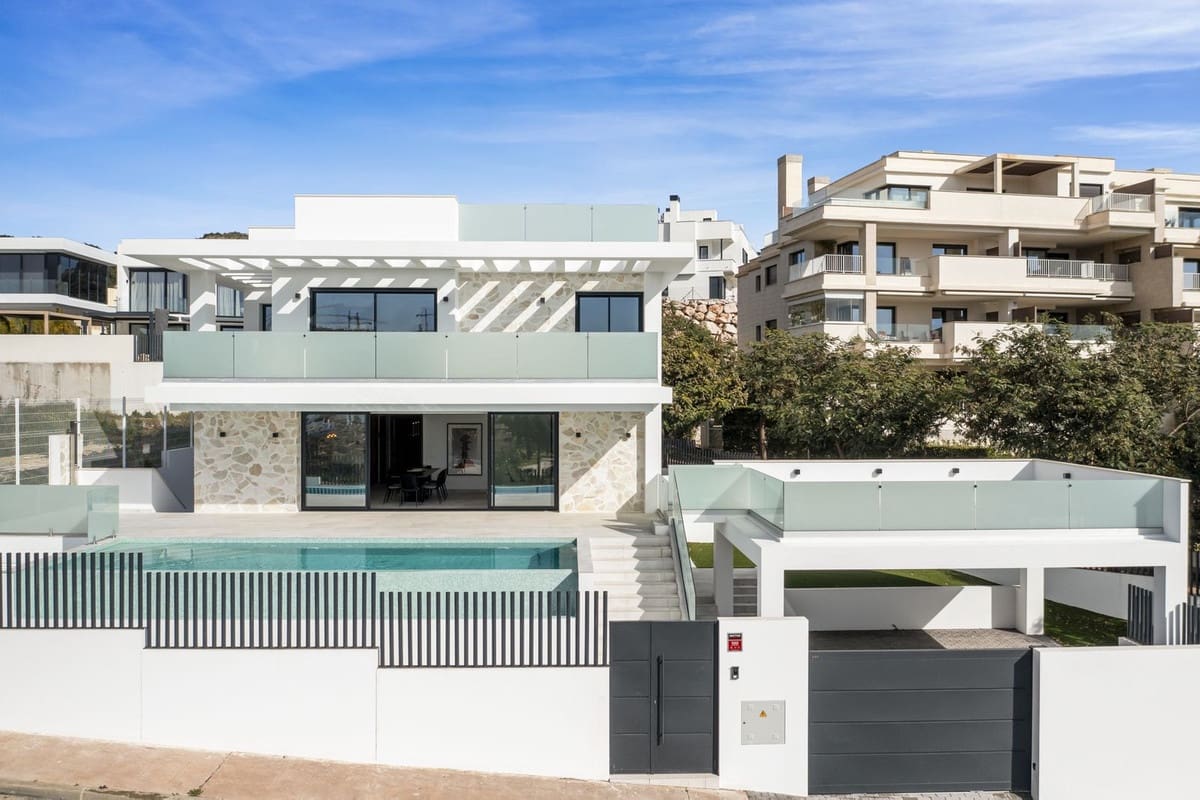 Chalet de 6 habitaciones en La Cala de Mijas en venta - 2.650.000 € (Ref: 9145002)