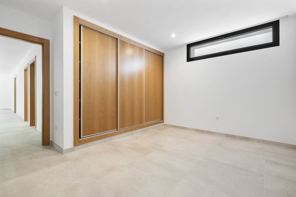 Chalet de 6 habitaciones en La Cala de Mijas en venta - 2.650.000 € (Ref: 9145002)