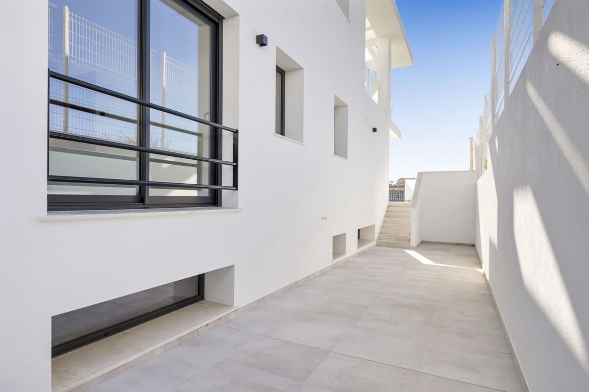 Chalet de 6 habitaciones en La Cala de Mijas en venta - 2.650.000 € (Ref: 9145002)