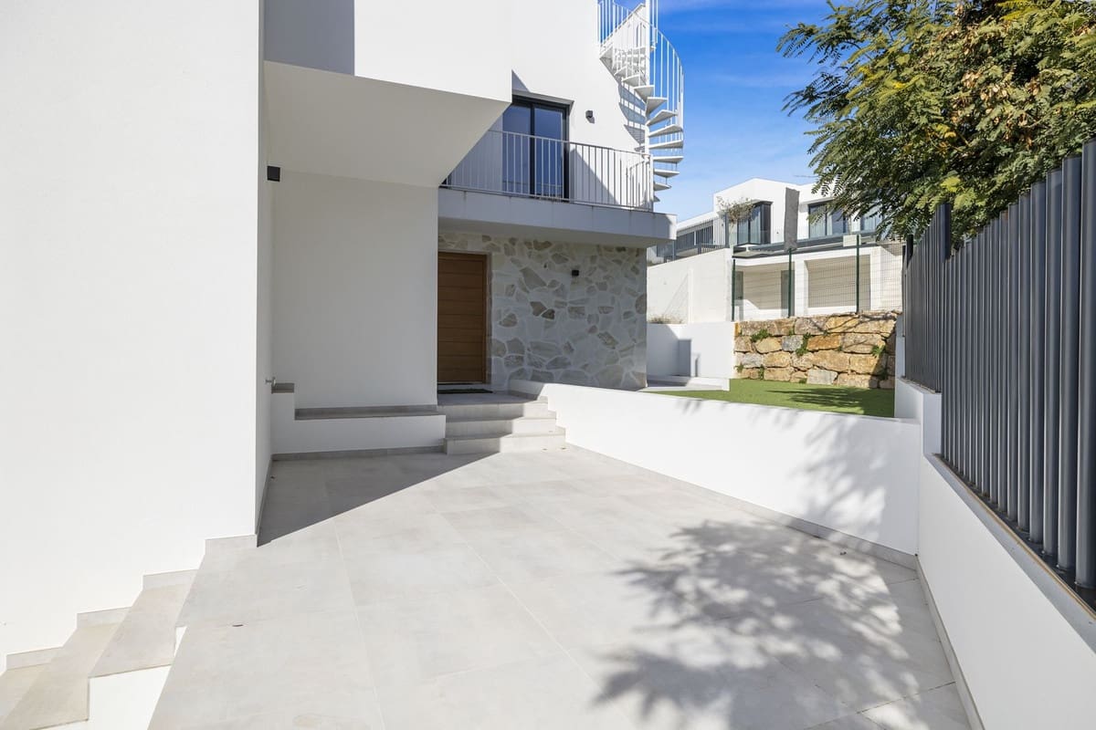 Chalet de 6 habitaciones en La Cala de Mijas en venta - 2.650.000 € (Ref: 9145002)