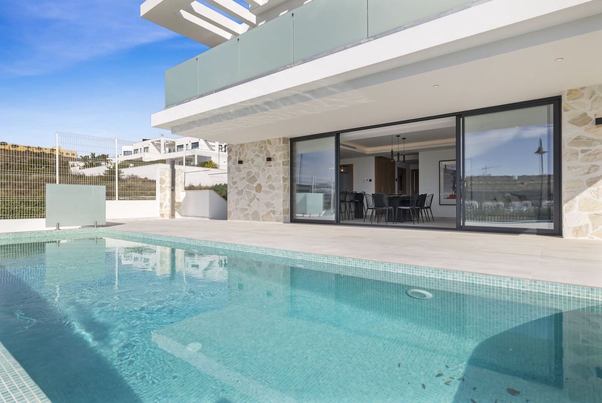 Chalet de 6 habitaciones en La Cala de Mijas en venta - 2.650.000 € (Ref: 9145002)