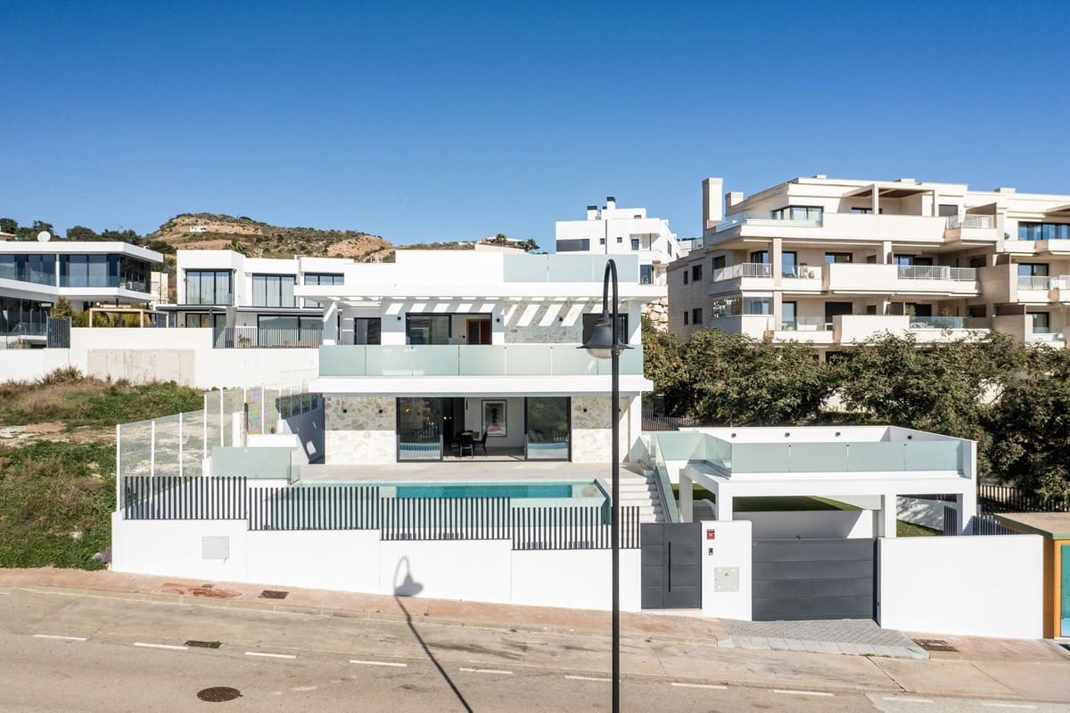 Chalet de 6 habitaciones en La Cala de Mijas en venta - 2.650.000 € (Ref: 9145002)