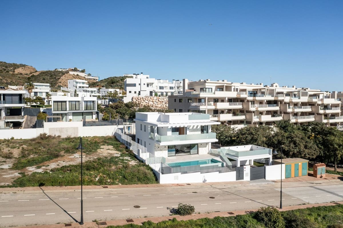 Chalet de 6 habitaciones en La Cala de Mijas en venta - 2.650.000 € (Ref: 9145002)