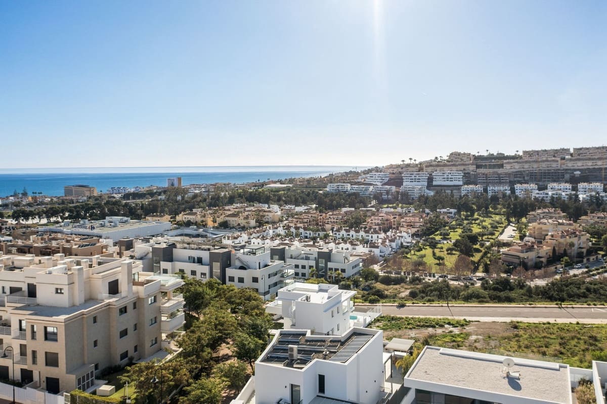 Chalet de 6 habitaciones en La Cala de Mijas en venta - 2.650.000 € (Ref: 9145002)