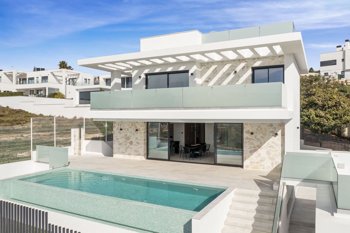 Chalet de 6 habitaciones en La Cala de Mijas en venta - 2.650.000 € (Ref: 9145002)