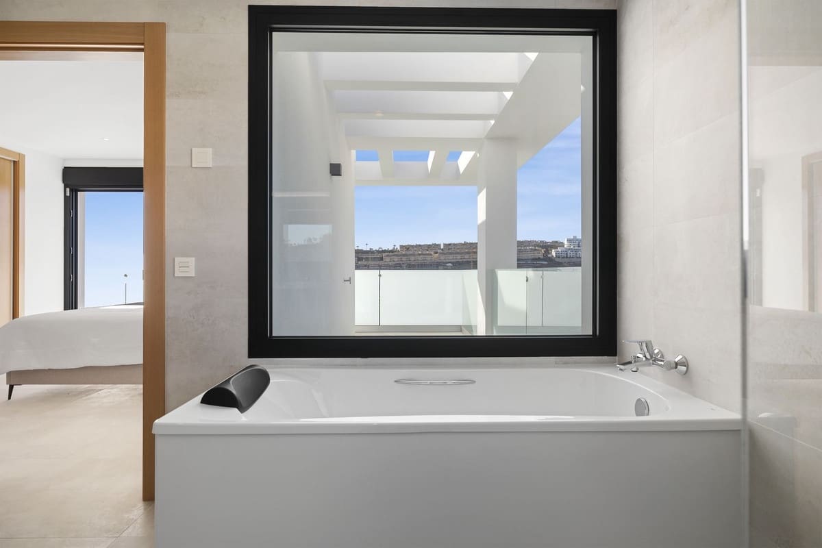 6 soverom Villa til salgs i La Cala de Mijas - € 2 650 000 (Ref: 9145002)