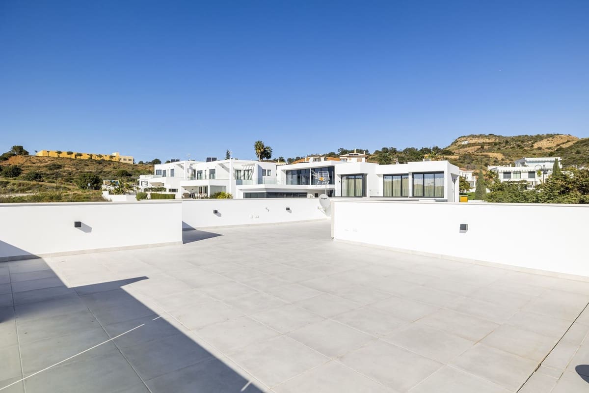 6 soverom Villa til salgs i La Cala de Mijas - € 2 650 000 (Ref: 9145002)