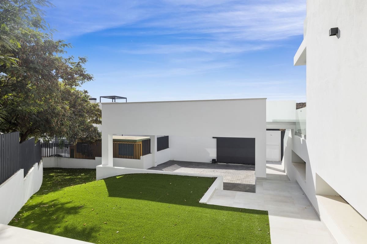 6 soverom Villa til salgs i La Cala de Mijas - € 2 650 000 (Ref: 9145002)