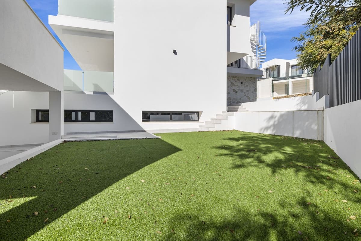 6 soverom Villa til salgs i La Cala de Mijas - € 2 650 000 (Ref: 9145002)