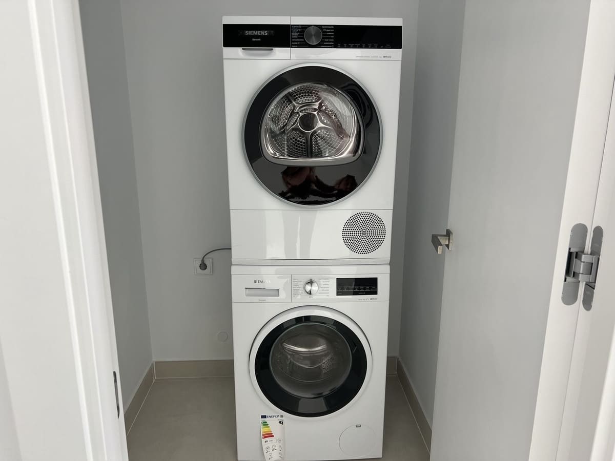 4 bedroom Villa for sale in Fuengirola - € 1,795,000 (Ref: 9145007)