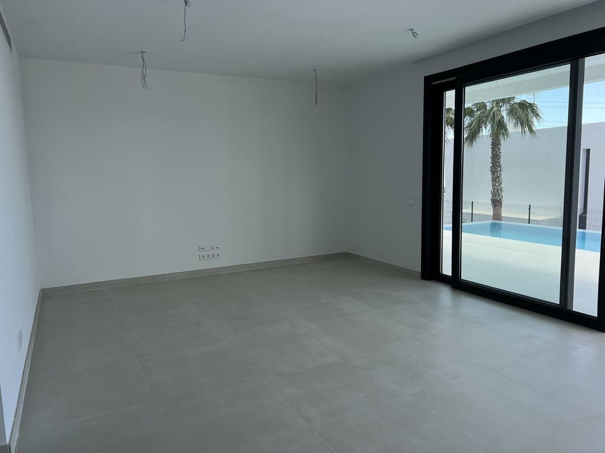 Chalet de 4 habitaciones en Fuengirola en venta - 1.755.000 € (Ref: 9145007)