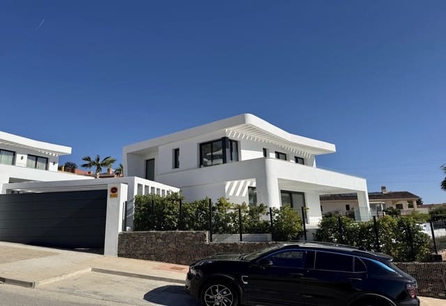 4 sypialnia Willa na sprzedaż w Fuengirola - 1 755 000 € (Ref: 9145007)