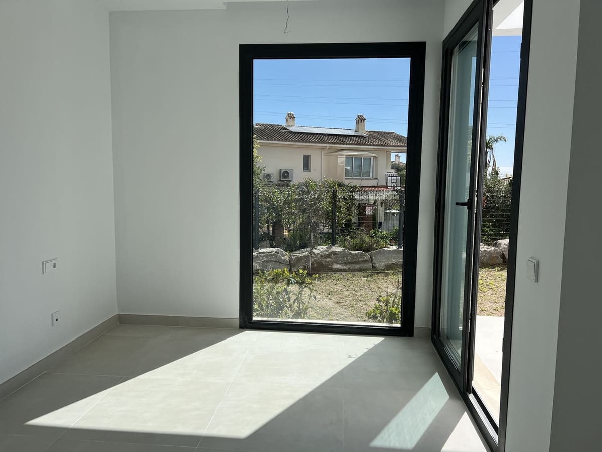 Chalet de 4 habitaciones en Fuengirola en venta - 1.755.000 € (Ref: 9145007)