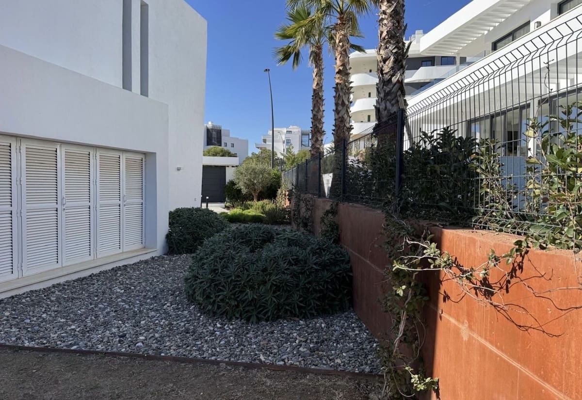 Chalet de 4 habitaciones en Fuengirola en venta - 1.755.000 € (Ref: 9145007)