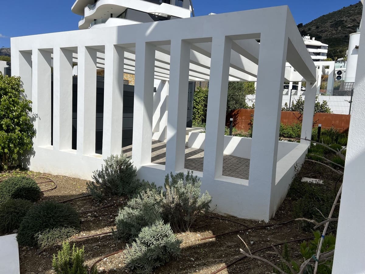 Chalet de 4 habitaciones en Fuengirola en venta - 1.755.000 € (Ref: 9145007)