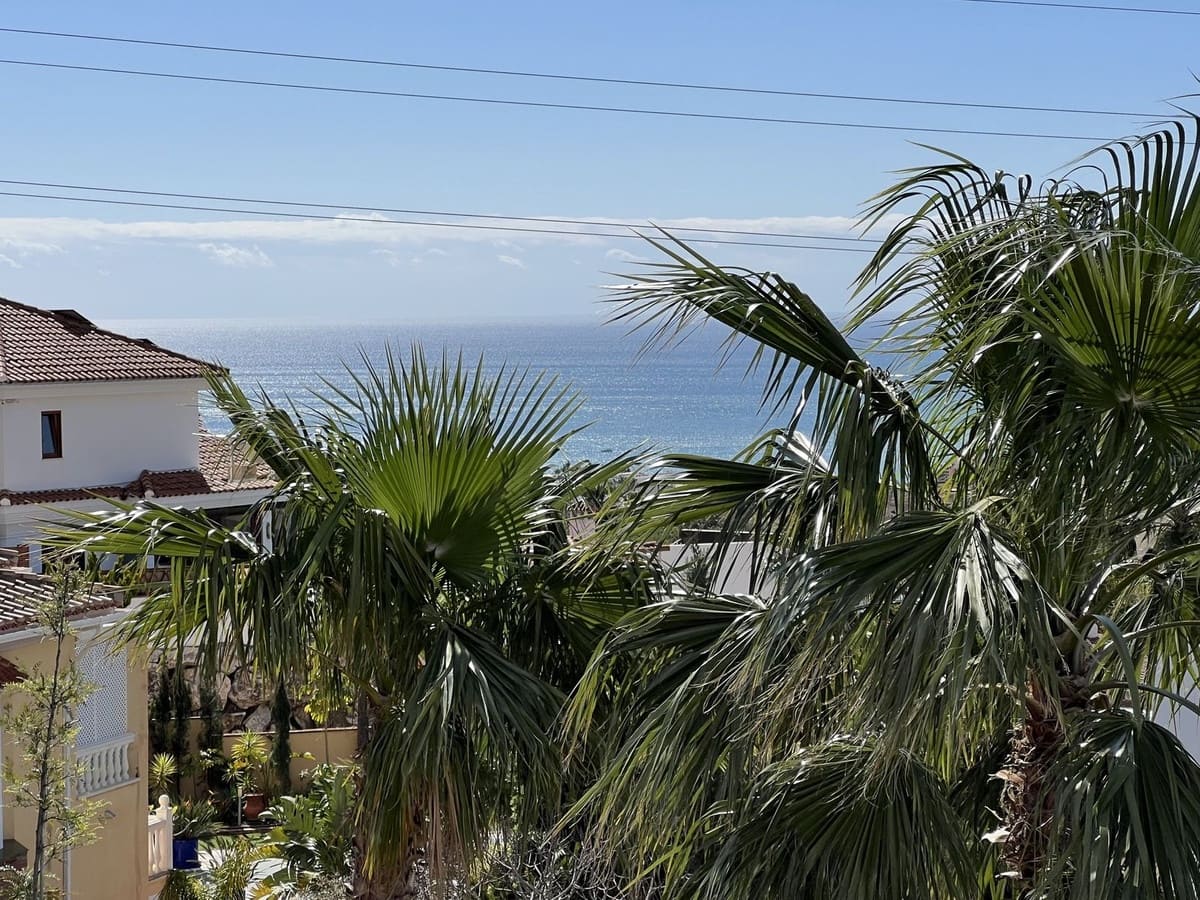 Chalet de 4 habitaciones en Fuengirola en venta - 1.755.000 € (Ref: 9145007)