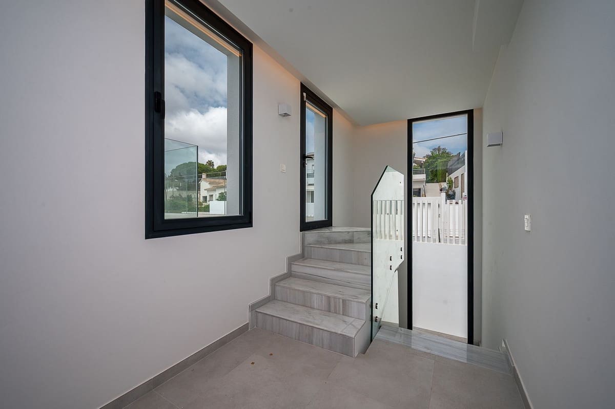 4 soveværelse Villa til salg i El Chaparral med garage - € 1.995.000 (Ref: 9145008)