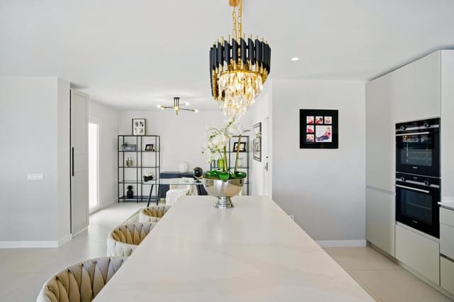 Chalet de 4 habitaciones en La Cala de Mijas, Mijas en venta con garaje - 1.895.000 € (Ref: 9145009)