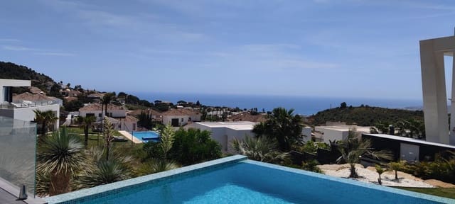 Chalet de 5 habitaciones en Mijas en venta - 1.850.000 € (Ref: 9145010)