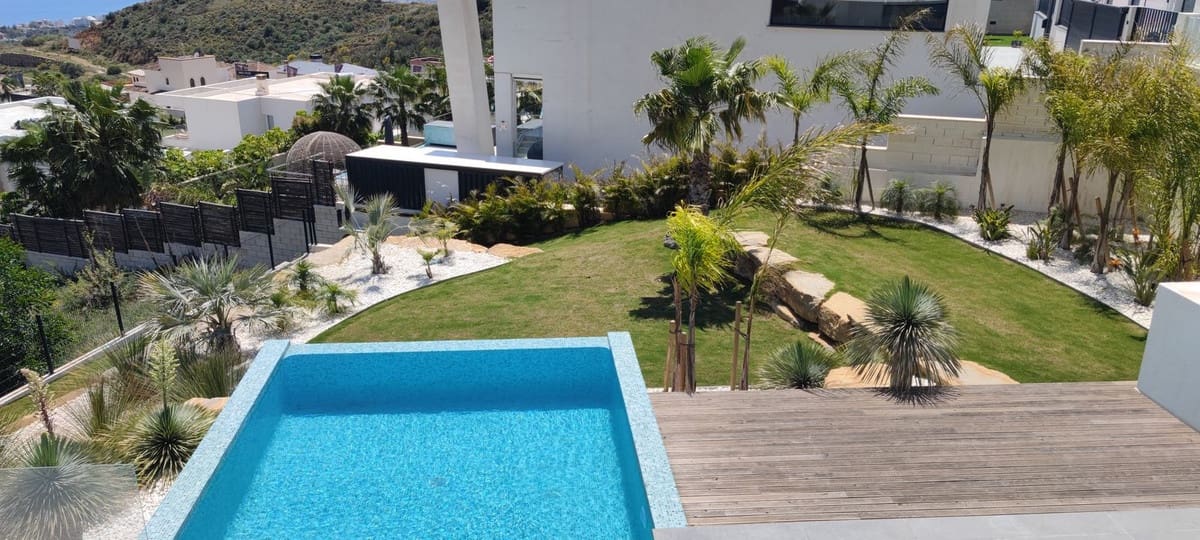 Chalet de 5 habitaciones en Mijas en venta - 1.850.000 € (Ref: 9145010)