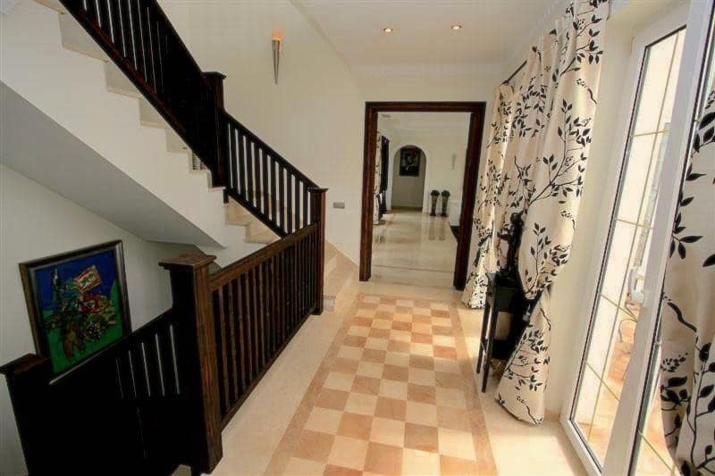 Chalet de 5 habitaciones en Mijas en venta con garaje - 1.850.000 € (Ref: 9145011)