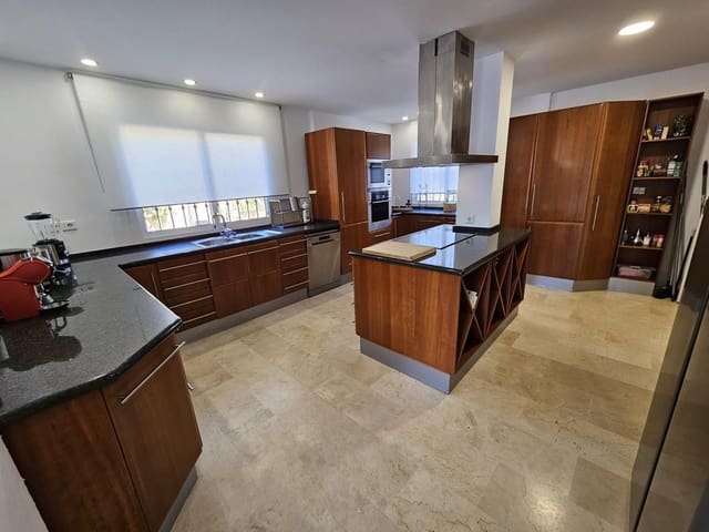 Chalet de 5 habitaciones en Benalmádena en venta con garaje - 1.750.000 € (Ref: 9145013)