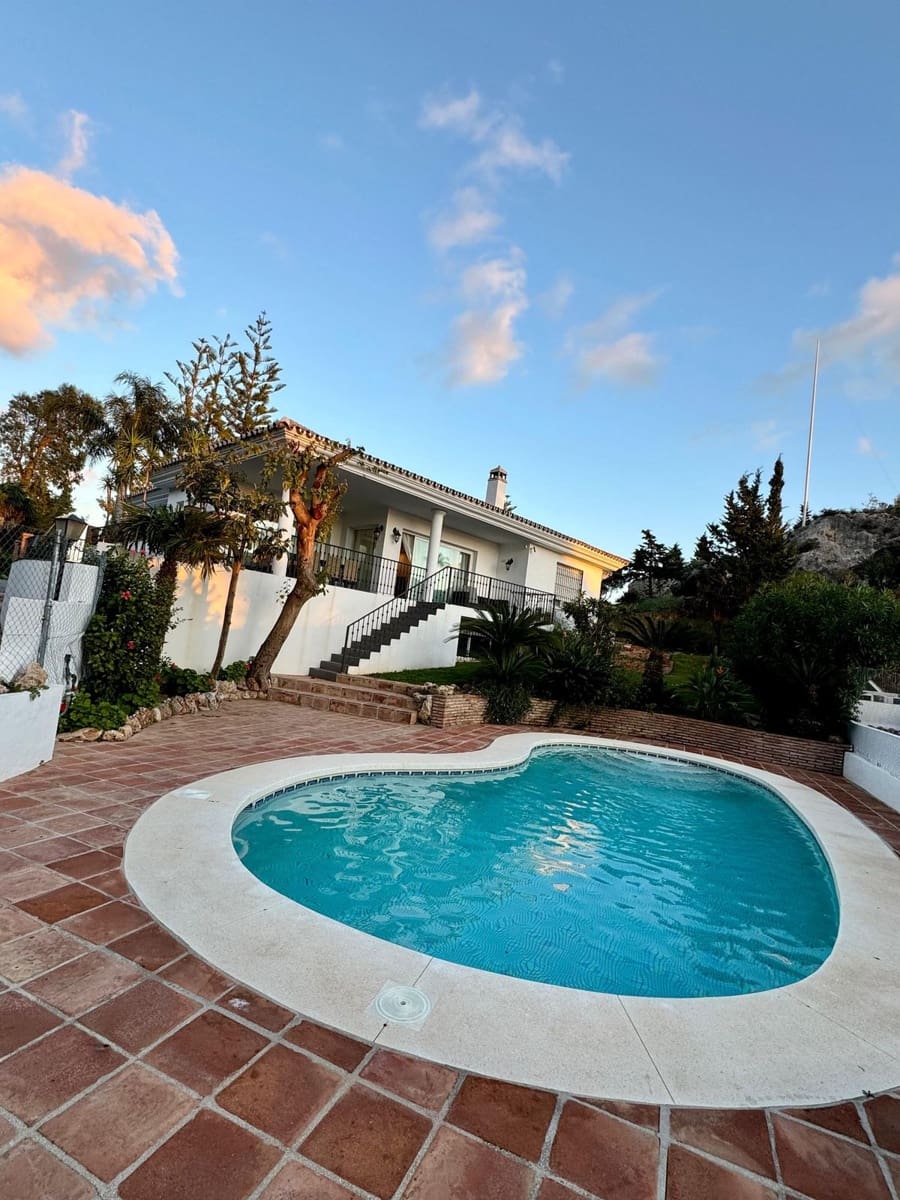 Chalet de 5 habitaciones en Benalmádena en venta con garaje - 1.750.000 € (Ref: 9145013)