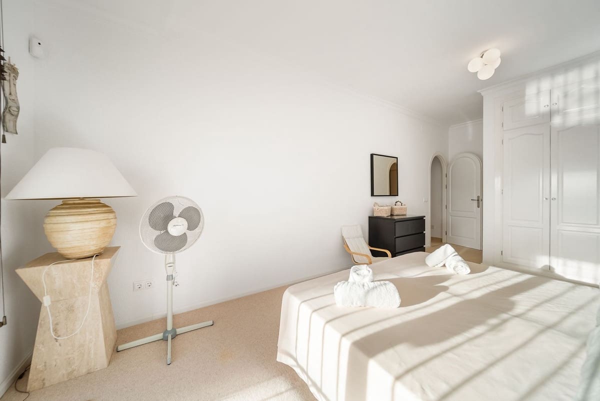 4 soveværelse Villa til salg i El Chaparral med garage - € 1.595.000 (Ref: 9145014)