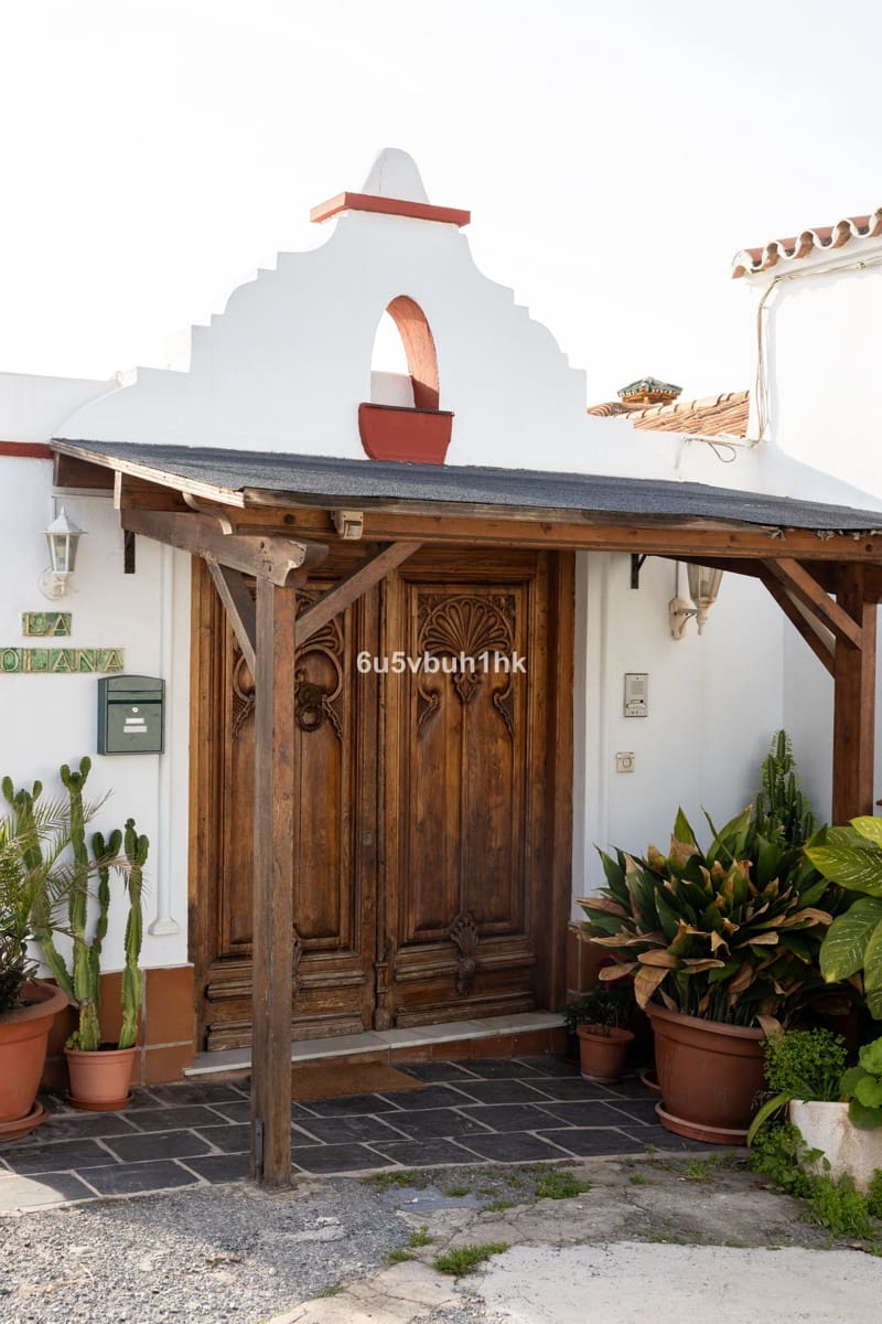 Chalet de 4 habitaciones en El Chaparral en venta - 1.680.000 € (Ref: 9145015)