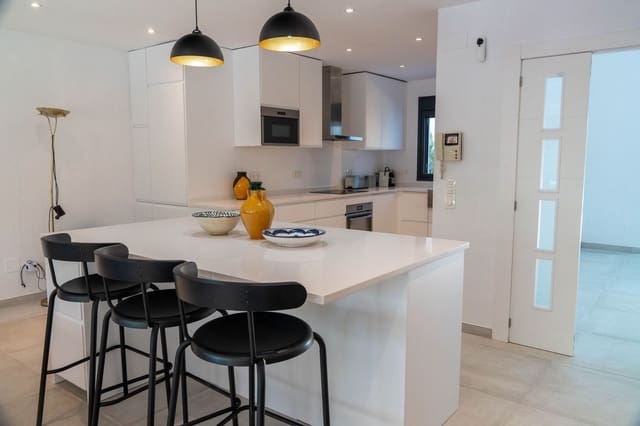 3 sypialnia Willa na sprzedaż w Marbesa, Marbella - 1 675 000 € (Ref: 9145016)