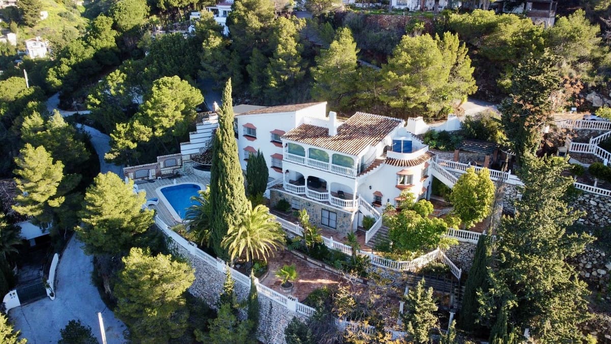 6 makuuhuone Huvila myytävänä paikassa Mijas - 1 450 000 € (Ref: 9145017)