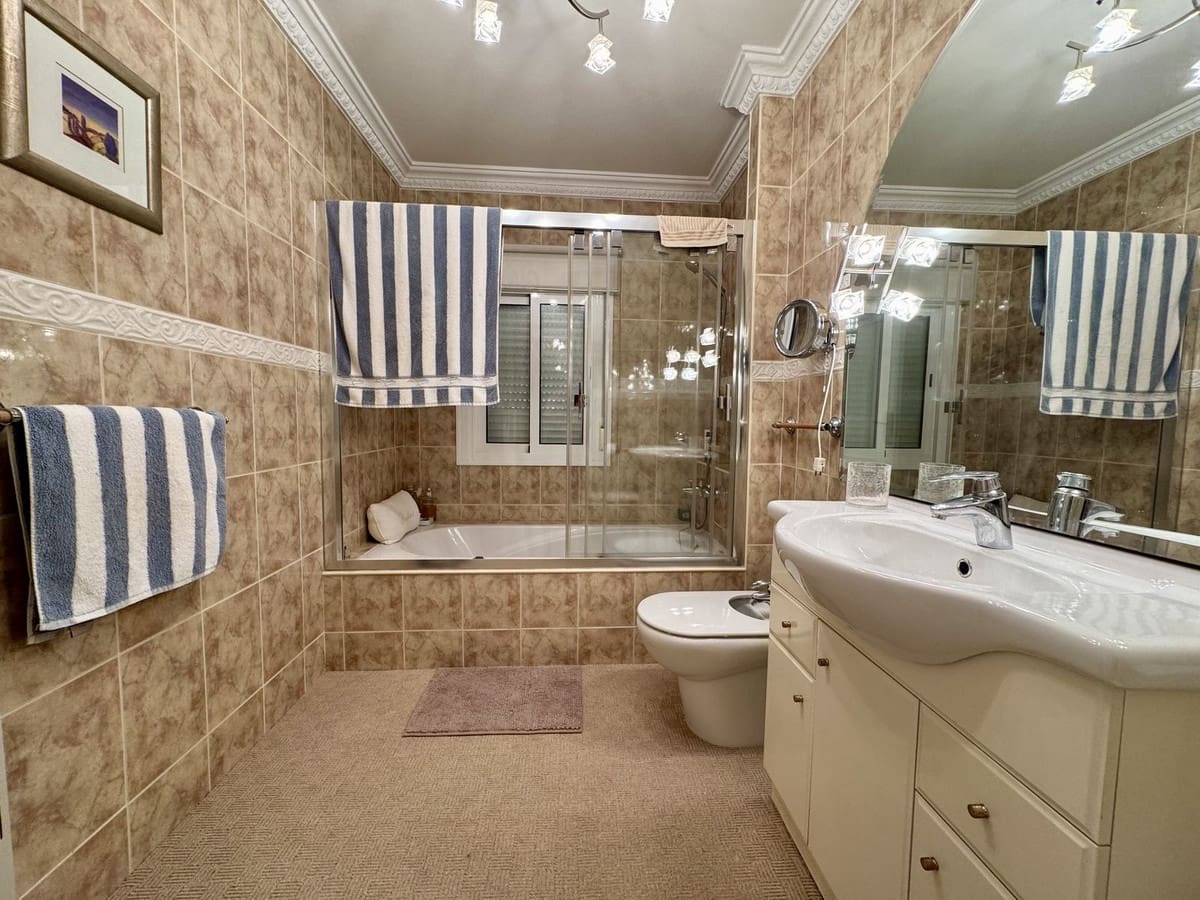 6 makuuhuone Huvila myytävänä paikassa Mijas - 1 450 000 € (Ref: 9145017)