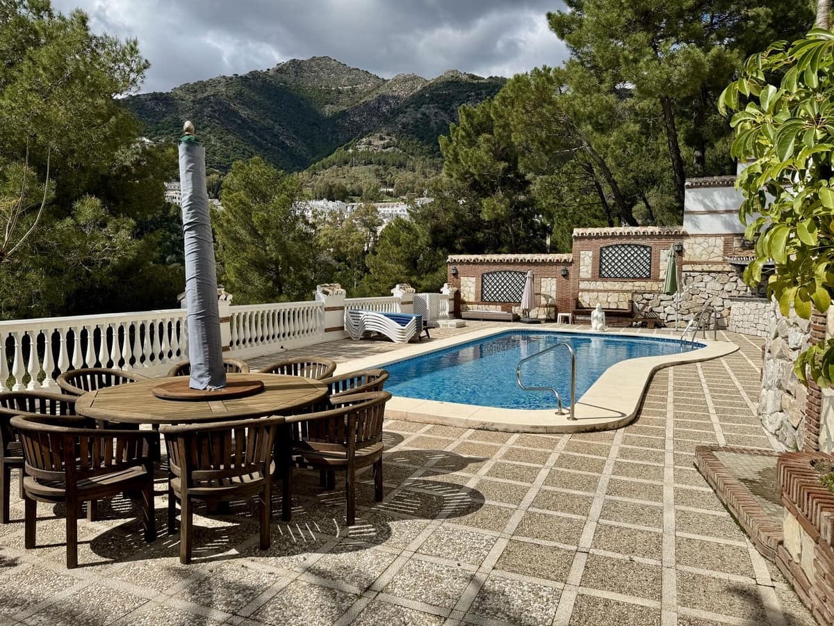 6 makuuhuone Huvila myytävänä paikassa Mijas - 1 450 000 € (Ref: 9145017)