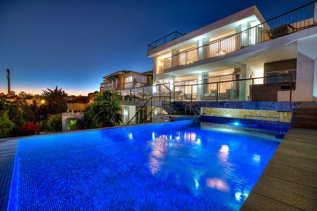 Chalet de 6 habitaciones en Mijas Costa en venta con garaje - 1.625.000 € (Ref: 9145018)