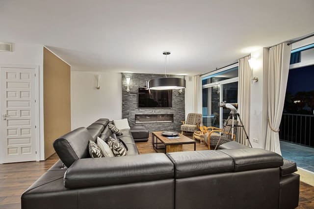 Chalet de 6 habitaciones en Mijas Costa, Mijas en venta con garaje - 1.625.000 € (Ref: 9145018)