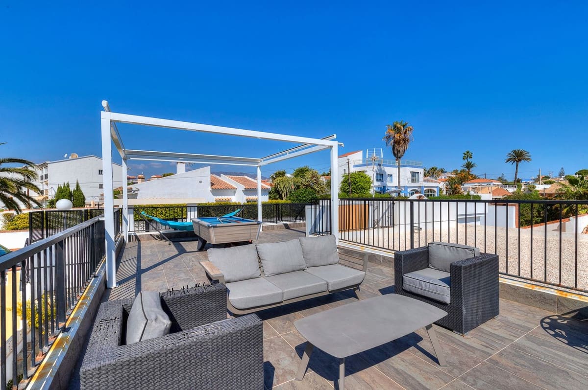 Chalet de 6 habitaciones en Mijas Costa en venta con garaje - 1.625.000 € (Ref: 9145018)