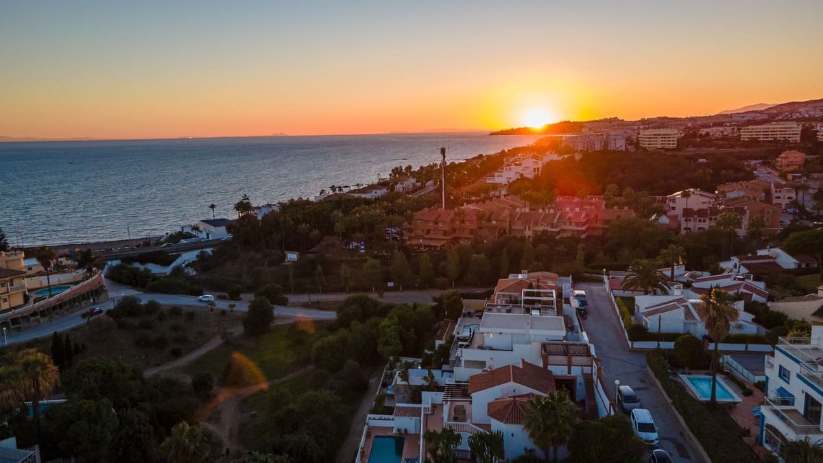 Chalet de 6 habitaciones en Mijas Costa en venta con garaje - 1.625.000 € (Ref: 9145018)